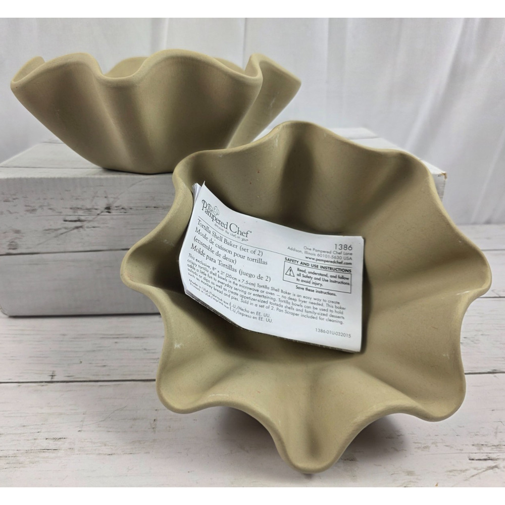 Pampered Chef Stoneware Tortilla Shell Baker, Set of 2, 3"x3", Micro/Bake Option